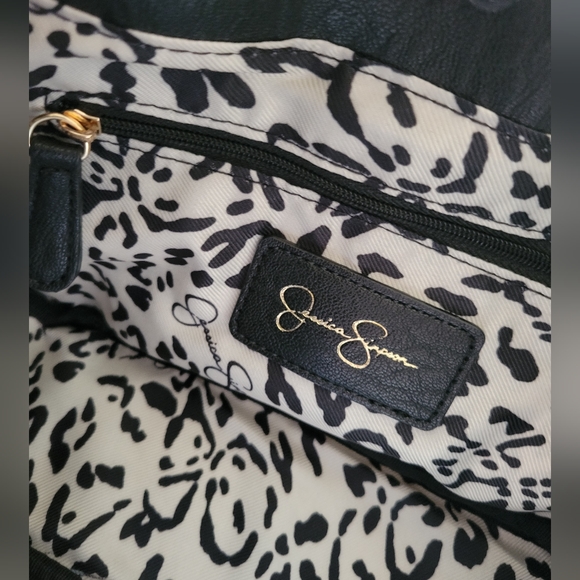 NWT!! Jessica Simpson Jennifer Crossbody Bag With Gold Details - Picture 9 of 9